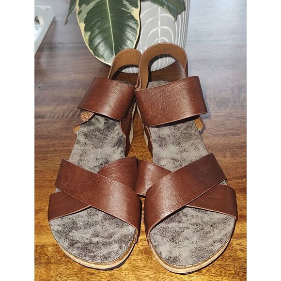 Pierre Dumas Size 11 Chantal 4 wedge cork heel sandals Whiskey - Picture 1 of 7